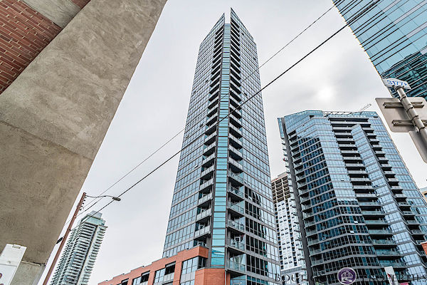 Calgary 2 bedrooms Condo Unit for rent. Property photo: 422702-2