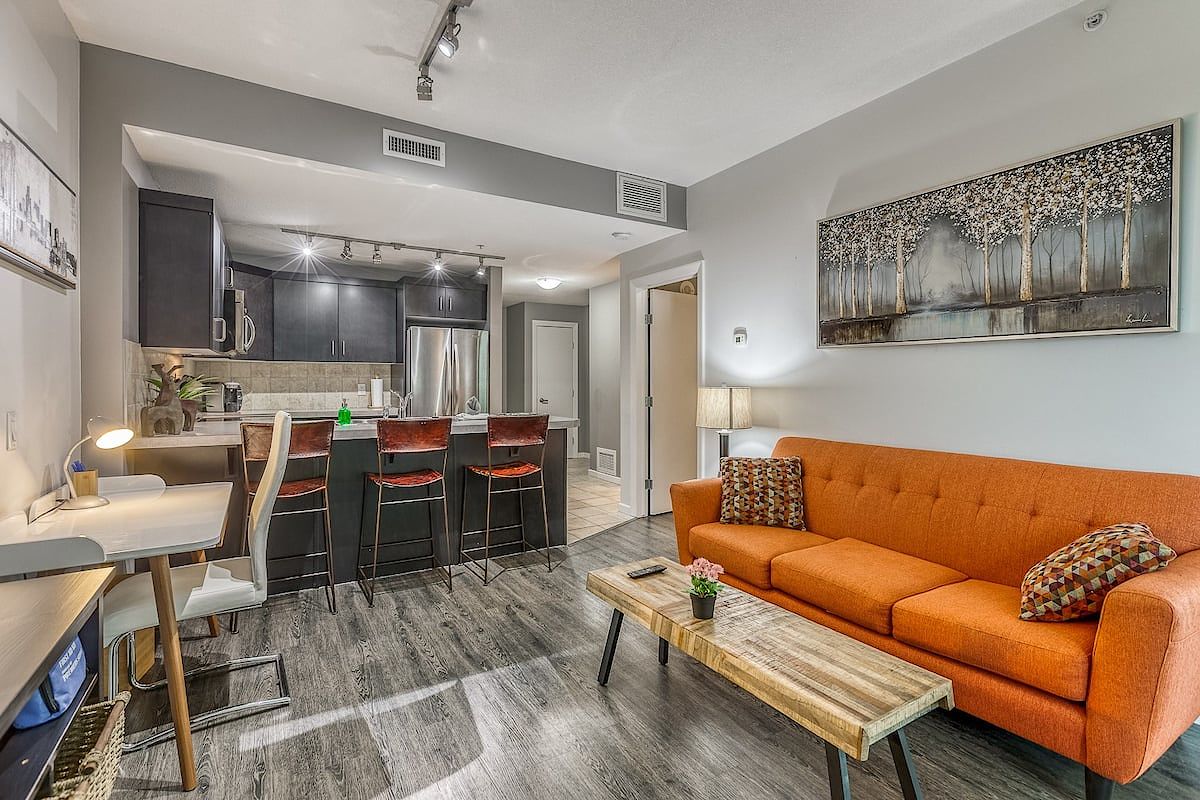 Calgary 1 bedroom Condo Unit for rent. Property photo: 422913-1