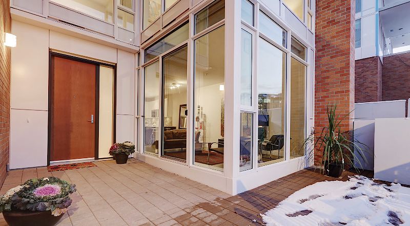 Calgary 2 + Den bedrooms Townhouse for rent. Property photo: 423827-1