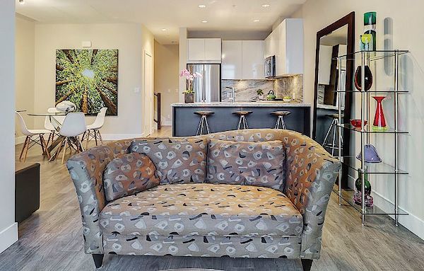 Calgary 2 + Den bedrooms Townhouse for rent. Property photo: 423827-2