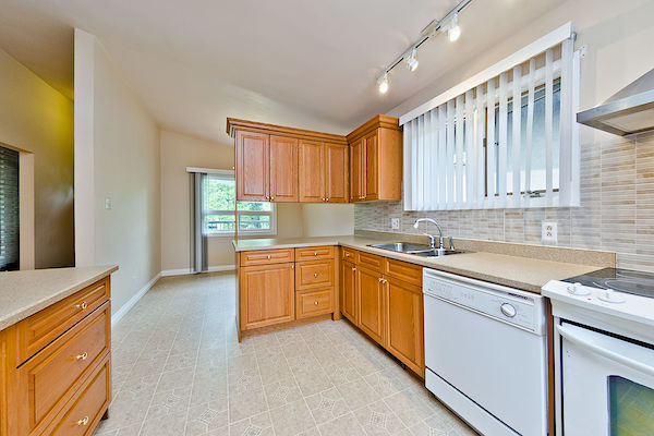 Calgary 6 bedrooms House for rent. Property photo: 423903-3