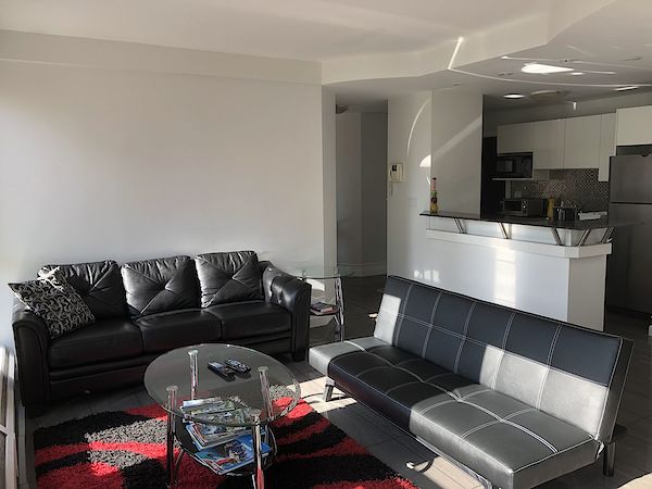 Calgary 2 bedrooms Condo Unit for rent. Property photo: 424071-2