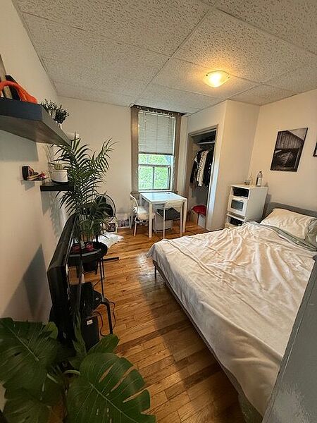 Calgary studio Condo Unit for rent. Property photo: 424237-2