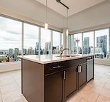 Nuera Sub Penthouse Corner unit City and Mountain Views, 2 balconies,