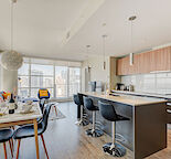 Modern 2 Bed + 2 Bath Condo | Tandem Parking | Downtown Views