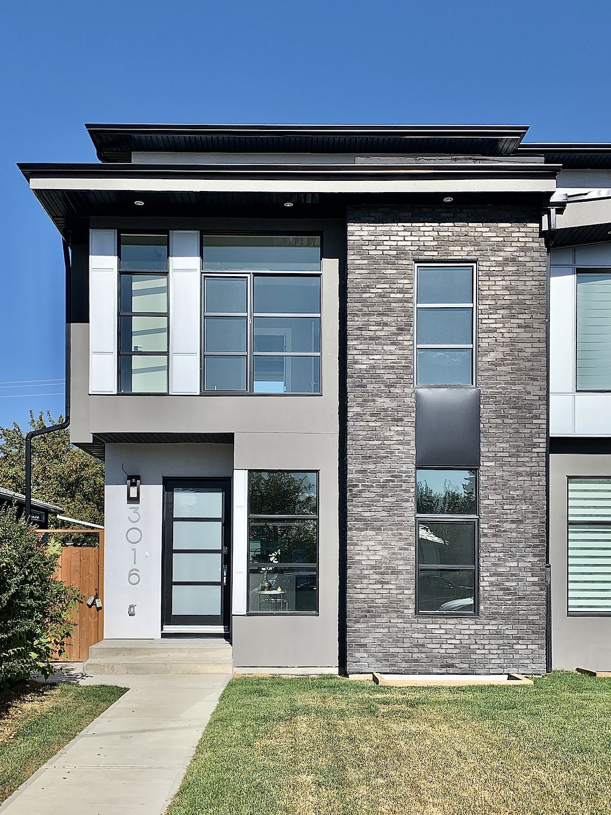 Calgary 4 bedrooms Duplex for rent. Property photo: 426672-1