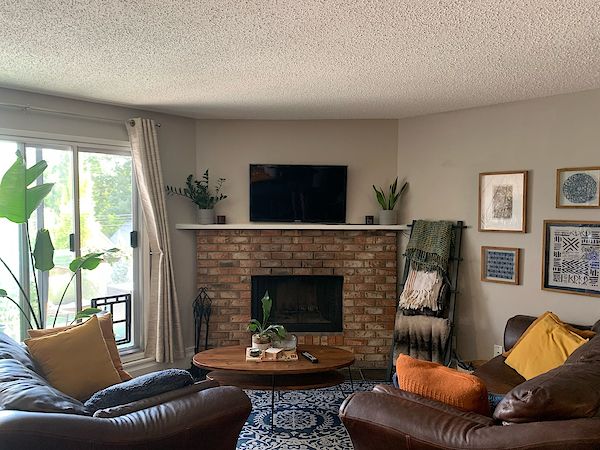 Calgary 2 bedrooms Condo Unit for rent. Property photo: 427860-2