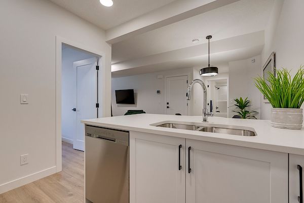 Calgary 1 bedroom Basement for rent. Property photo: 428562-3