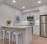 BEAUTIFUL & BRIGHT FURNISHED SUITE IN SETON