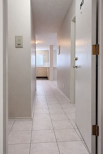 Calgary 1 bedroom Apartment for rent. Property photo: 428886-2