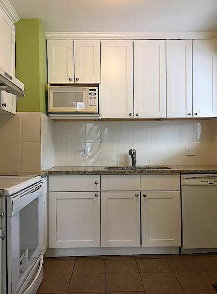 Bungalow house only $1300- main - floor
