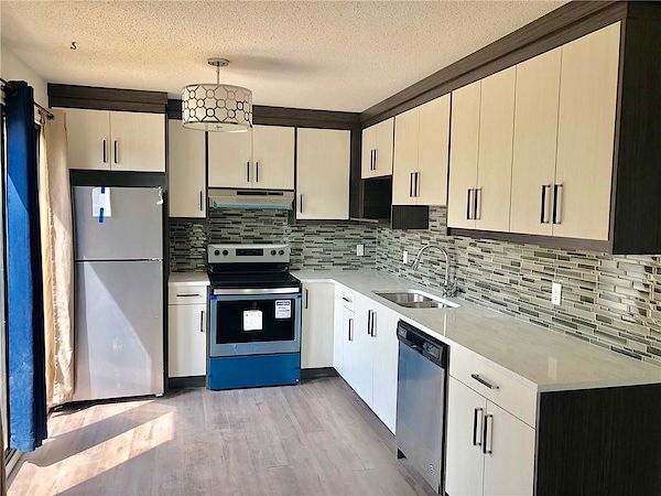 Calgary 3 bedrooms House for rent. Property photo: 429000-2