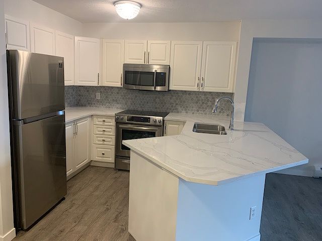 Calgary 2 bedrooms Condo Unit for rent. Property photo: 429362-1