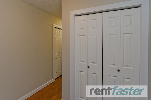 Calgary 1 bedroom Condo Unit for rent. Property photo: 429608-3
