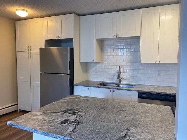 Calgary 2 bedrooms Condo Unit for rent. Property photo: 429921-1