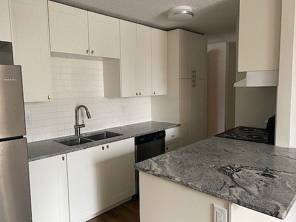Calgary 2 bedrooms Condo Unit for rent. Property photo: 429921-3