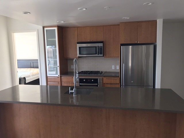 Calgary 2 bedrooms Condo Unit for rent. Property photo: 431079-1