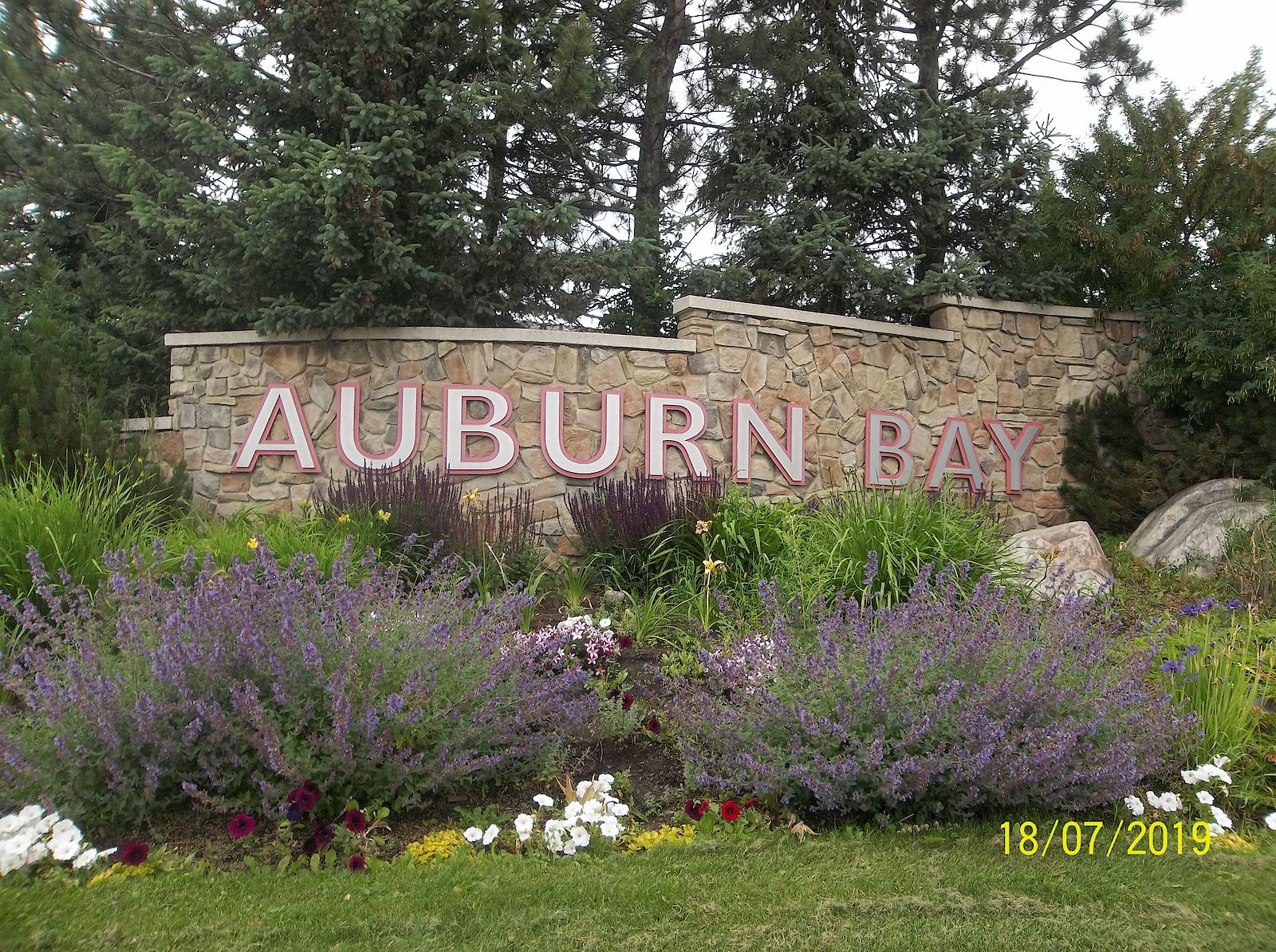 Calgary 3 bedrooms Duplex for rent. Property photo: 432500-1
