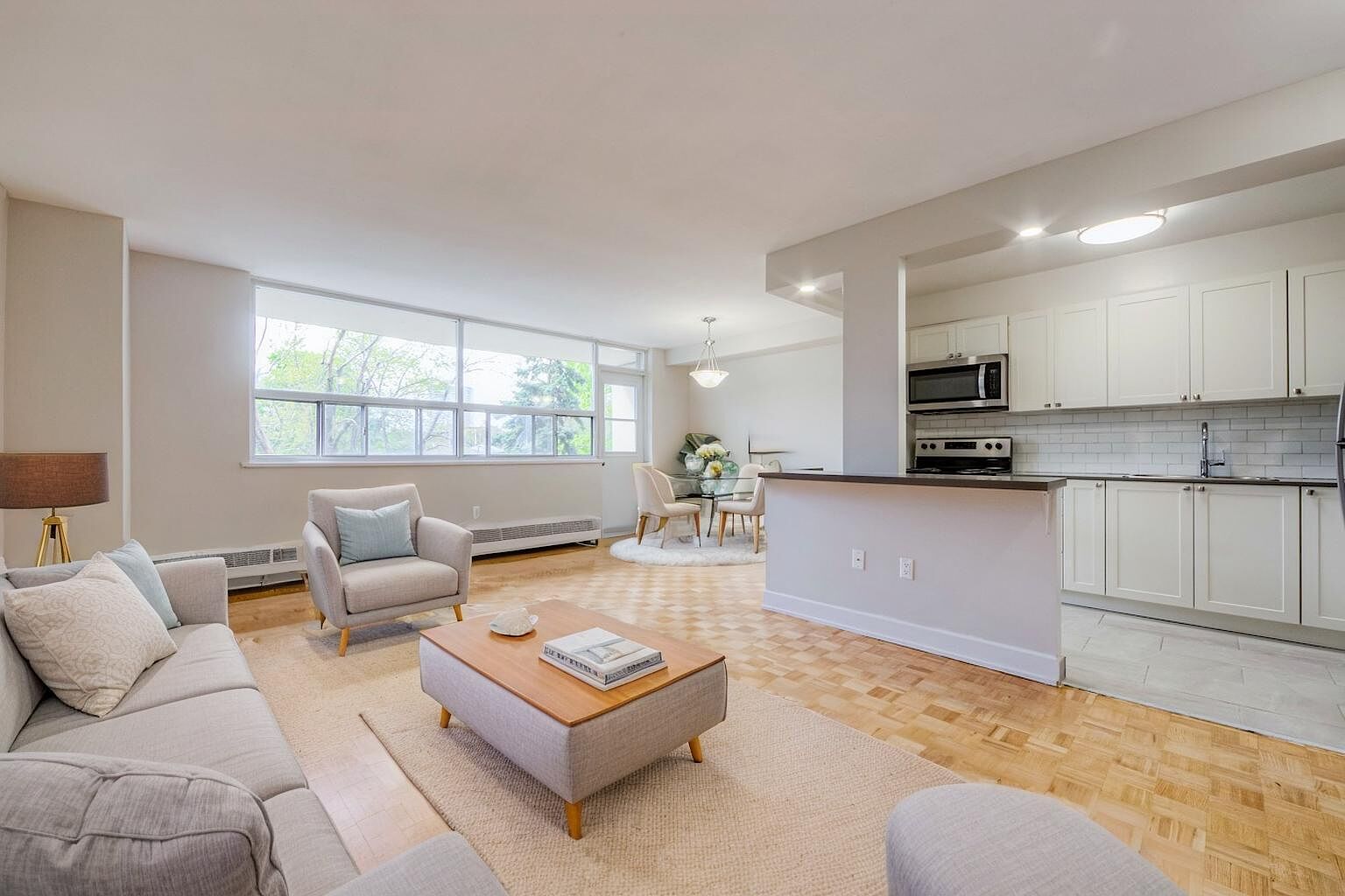 Toronto 2 bedrooms Apartment for rent. Property photo: 432909-1