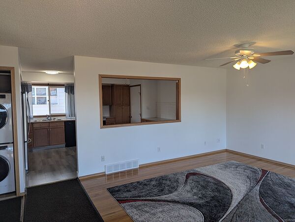 Calgary 3 bedrooms Main Floor for rent. Property photo: 434297-2