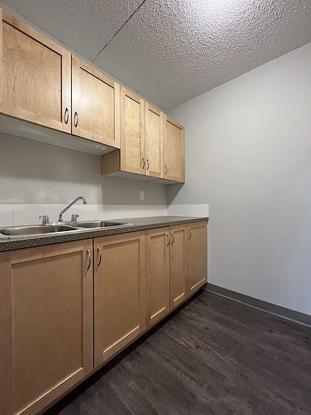 Calgary 1 bedroom Apartment for rent. Property photo: 434806-2