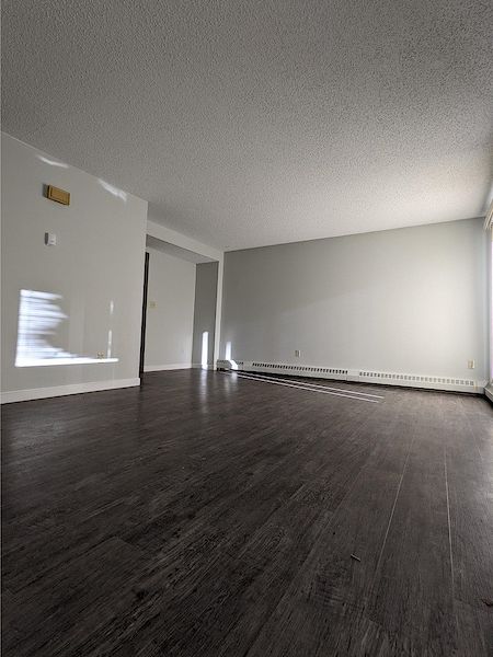 Calgary 2 bedrooms Apartment for rent. Property photo: 434850-2