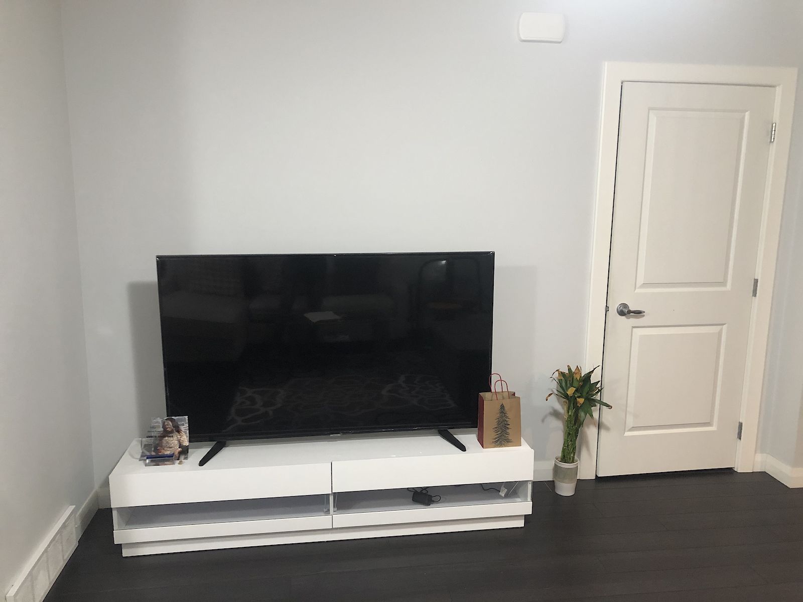Calgary 1 bedroom Basement for rent. Property photo: 435202-1