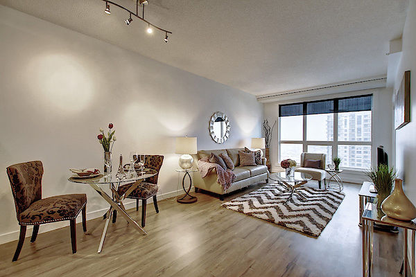 2 BED/2 BATH CONDO AT LONDON TOWERS -UNDERGROUND PARKING INCLUDED