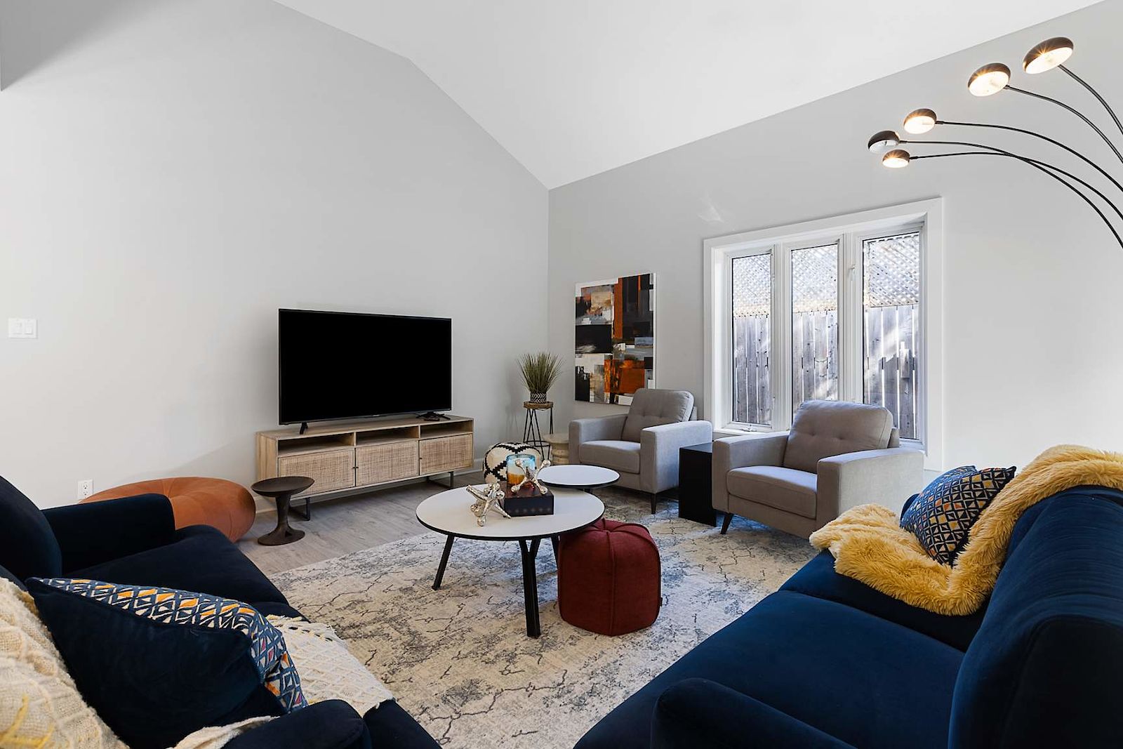 Ottawa 5 bedrooms Room For Rent for rent. Property photo: 435730-1