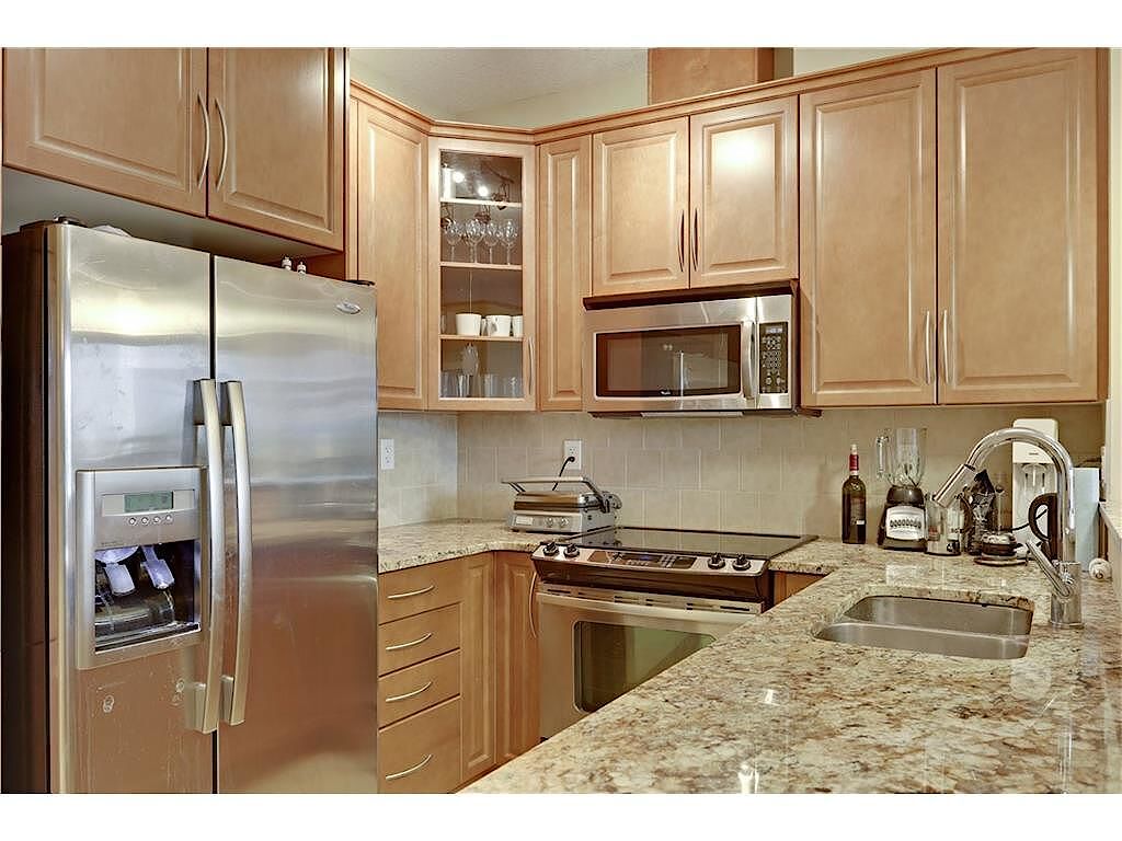 Calgary 2 bedrooms Condo Unit for rent. Property photo: 435864-1