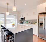 Stunning 2 bed 2 bath Condo with River/Downtown Views & Heated Parking