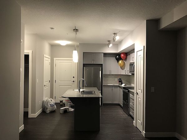 Calgary 1 + Den bedrooms Condo Unit for rent. Property photo: 438081-2
