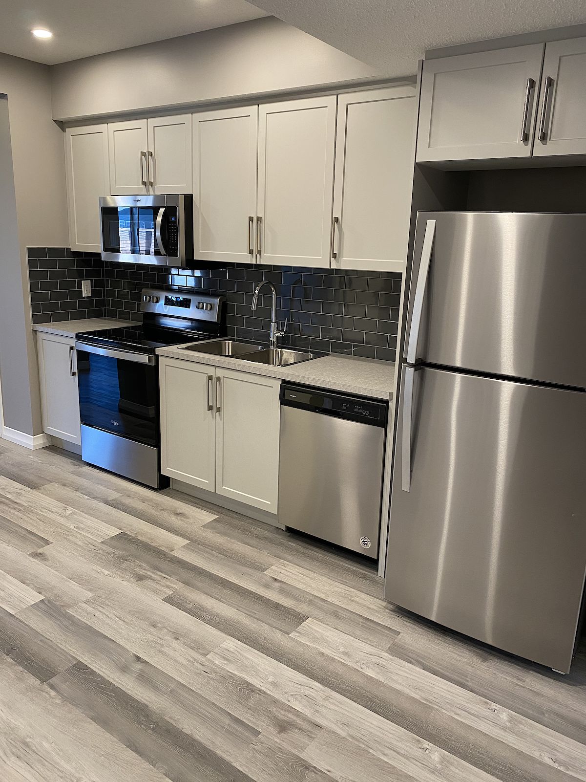Calgary 2 bedrooms Basement for rent. Property photo: 438333-1
