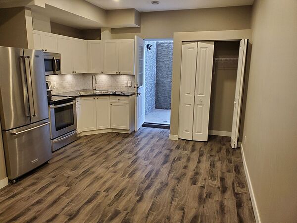 Calgary 2 + Den bedrooms Basement for rent. Property photo: 438376-2