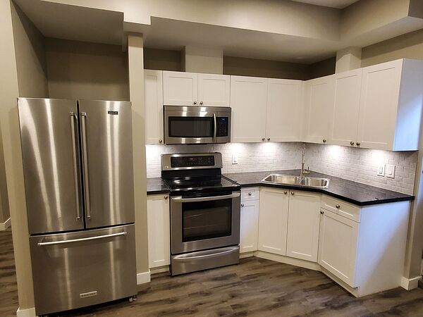 Calgary 2 + Den bedrooms Basement for rent. Property photo: 438376-3