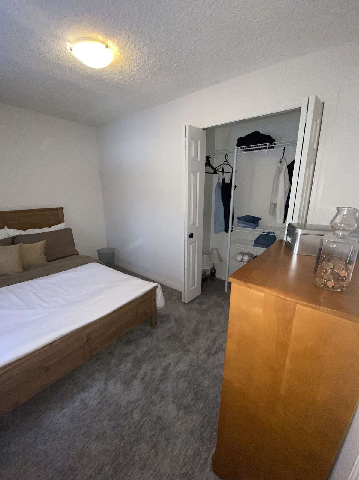 Calgary 4 bedrooms Room For Rent for rent. Property photo: 439013-1