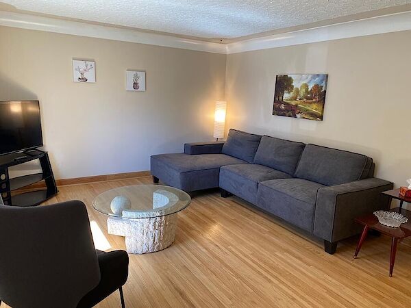 Calgary 2 bedrooms Main Floor for rent. Property photo: 439370-2