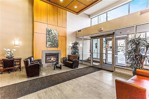 Calgary 2 bedrooms Condo Unit for rent. Property photo: 439428-2