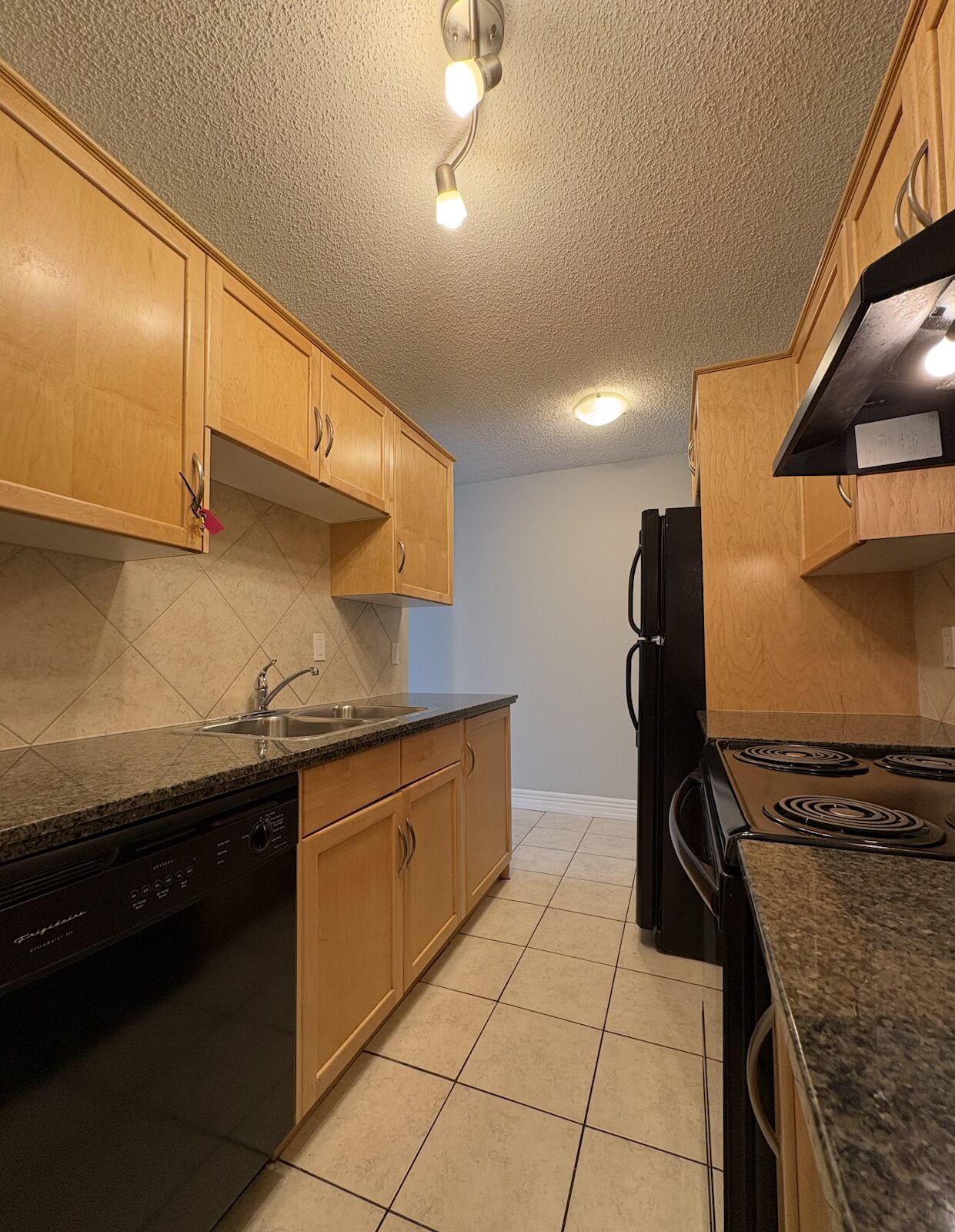 Calgary 1 bedroom Apartment for rent. Property photo: 440040-1