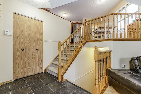 Calgary 3 bedrooms House for rent. Property photo: 441298-2