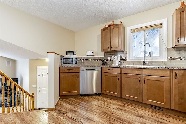 Calgary 3 bedrooms House for rent. Property photo: 441298-3