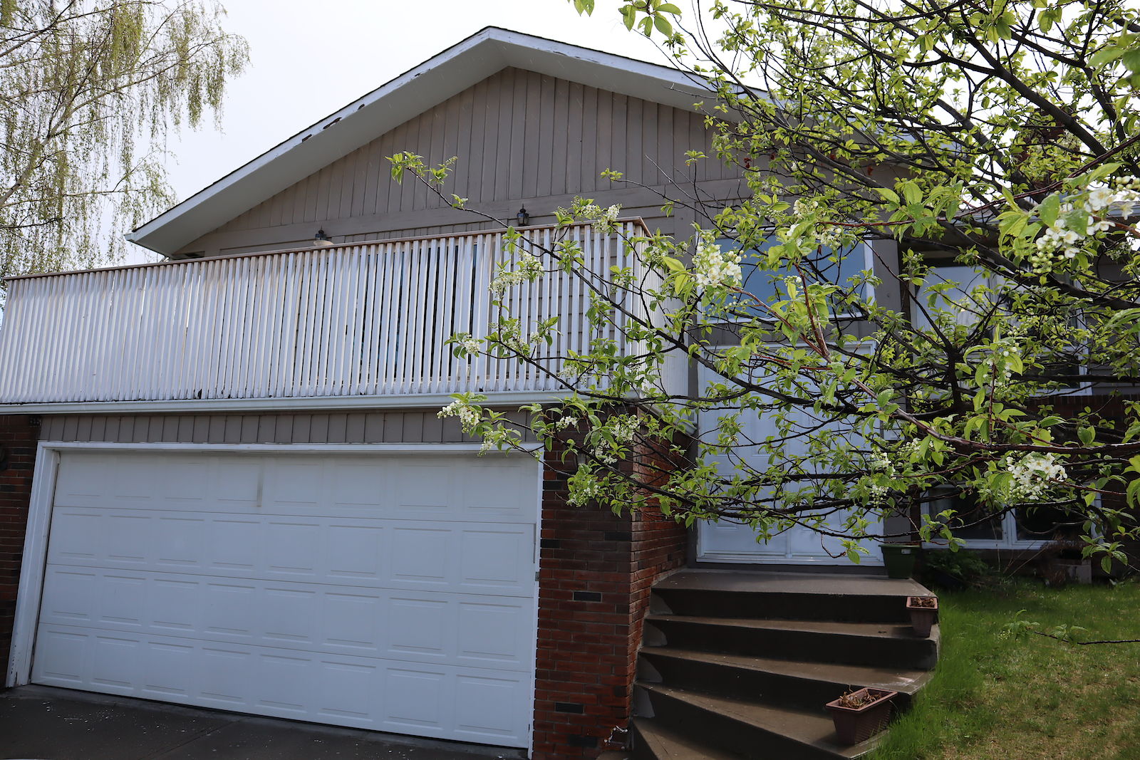 Calgary 2 bedrooms Room For Rent for rent. Property photo: 443126-1