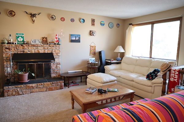 Calgary 2 bedrooms Room For Rent for rent. Property photo: 443126-3
