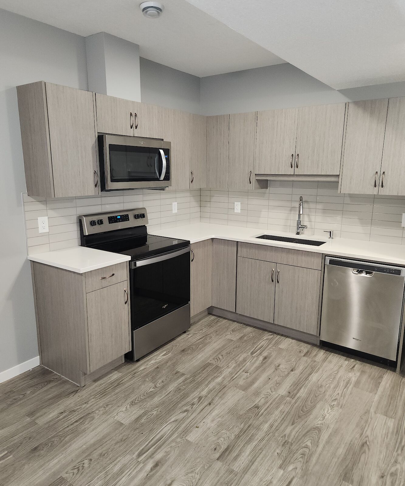 Calgary 2 bedrooms Basement for rent. Property photo: 443382-1