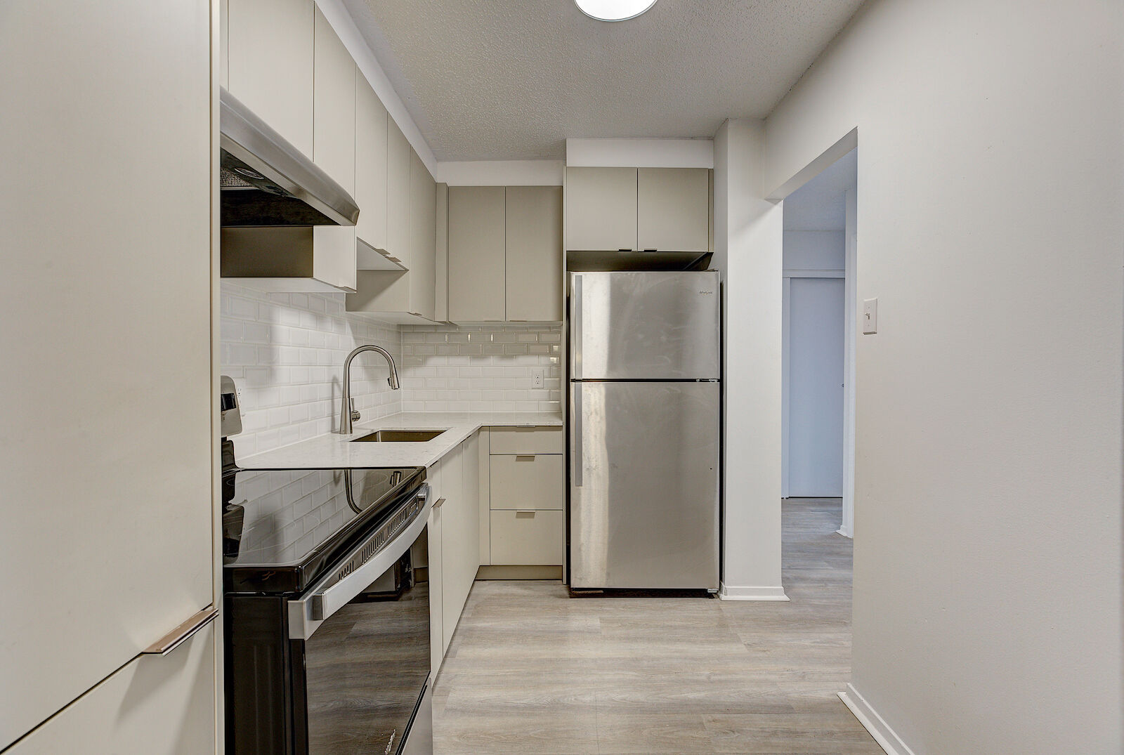 C&ocirc;te Saint-Luc 2 bedrooms Apartment for rent. Property photo: 443736-1