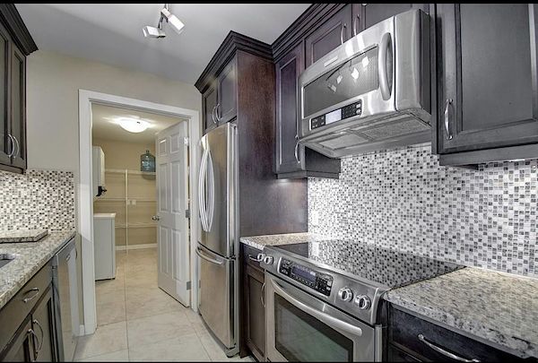 Calgary 2 bedrooms Condo Unit for rent. Property photo: 443979-3