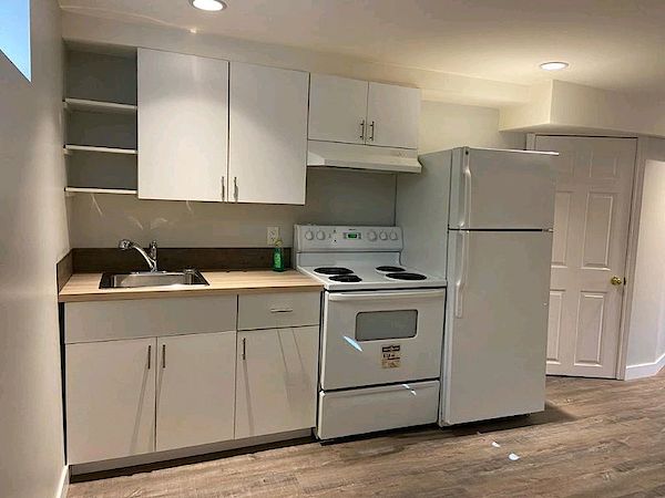 Calgary 1 + Den bedrooms Basement for rent. Property photo: 444690-3