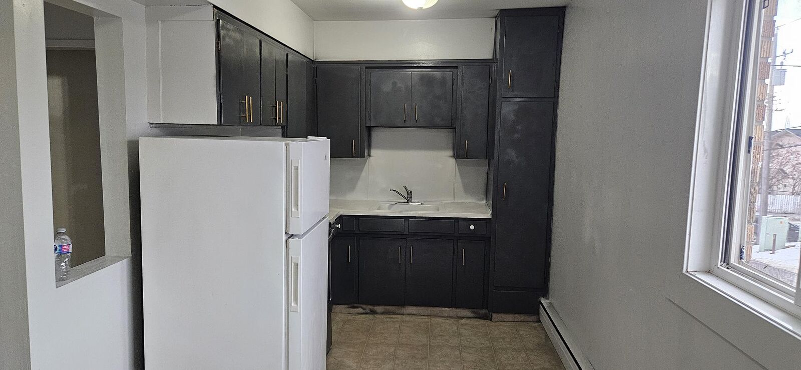 Calgary 1 bedroom Apartment for rent. Property photo: 446578-1
