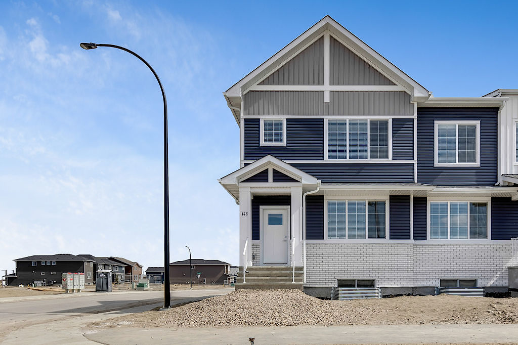 Calgary 3 + Den bedrooms Basement for rent. Property photo: 446661-1