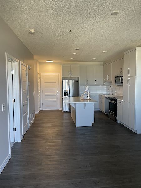 Calgary 1 bedroom Condo Unit for rent. Property photo: 446858-3